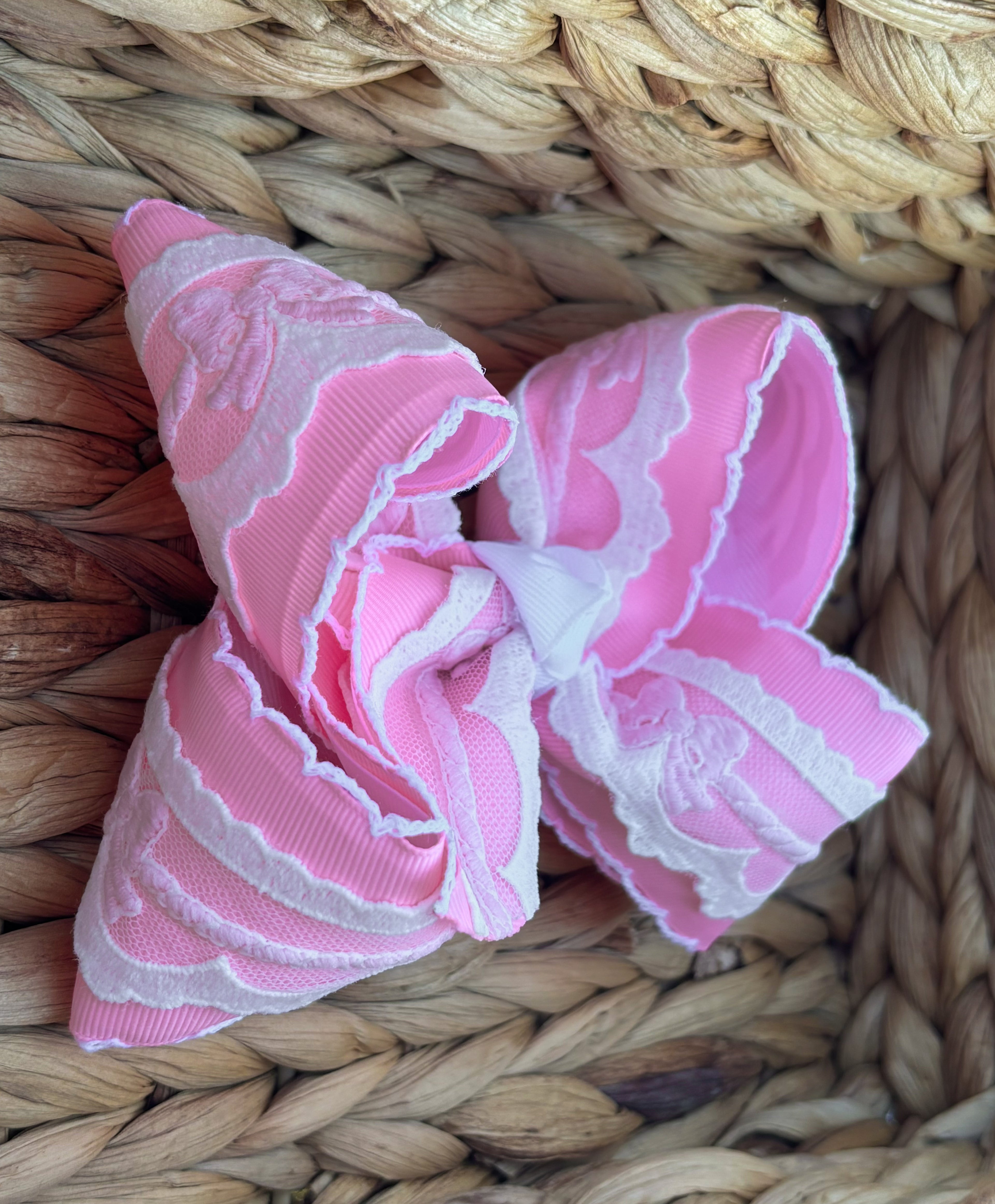 5.5” Pink Moonstitch with Pink Bow Lace Bow